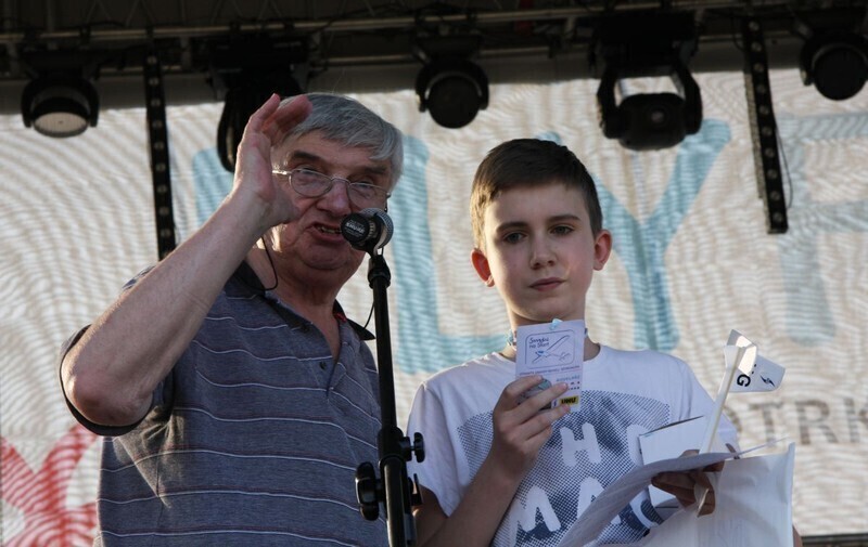 Zdjęcie 3: F-16 na niebie, Kukiz na scenie 