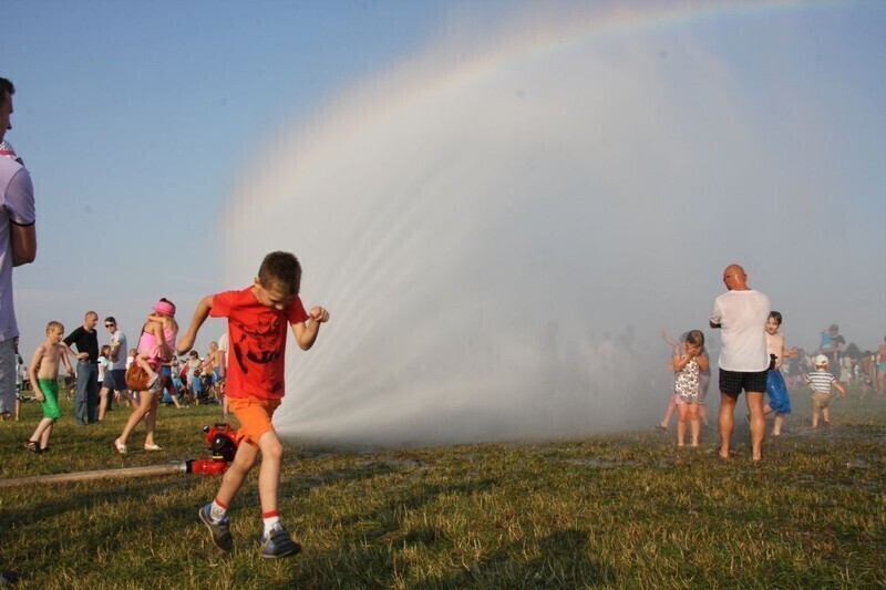 Zdjęcie 10: F-16 na niebie, Kukiz na scenie 