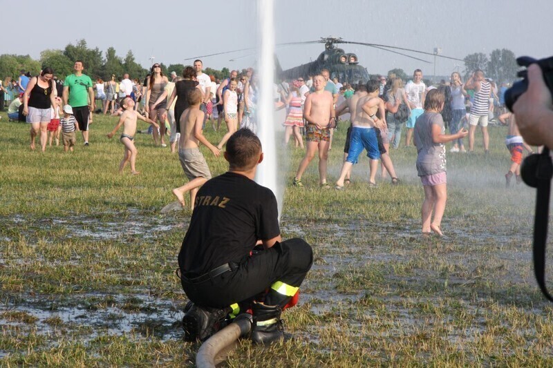 Zdjęcie 12: F-16 na niebie, Kukiz na scenie 