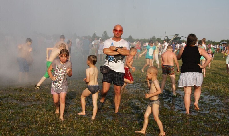 Zdjęcie 13: F-16 na niebie, Kukiz na scenie 