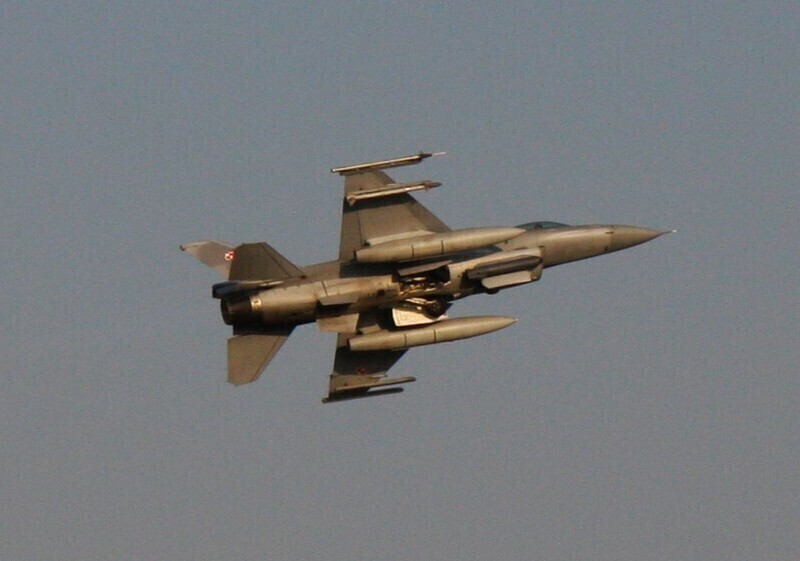 Zdjęcie 17: F-16 na niebie, Kukiz na scenie 