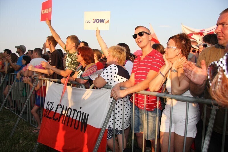 Zdjęcie 29: F-16 na niebie, Kukiz na scenie 