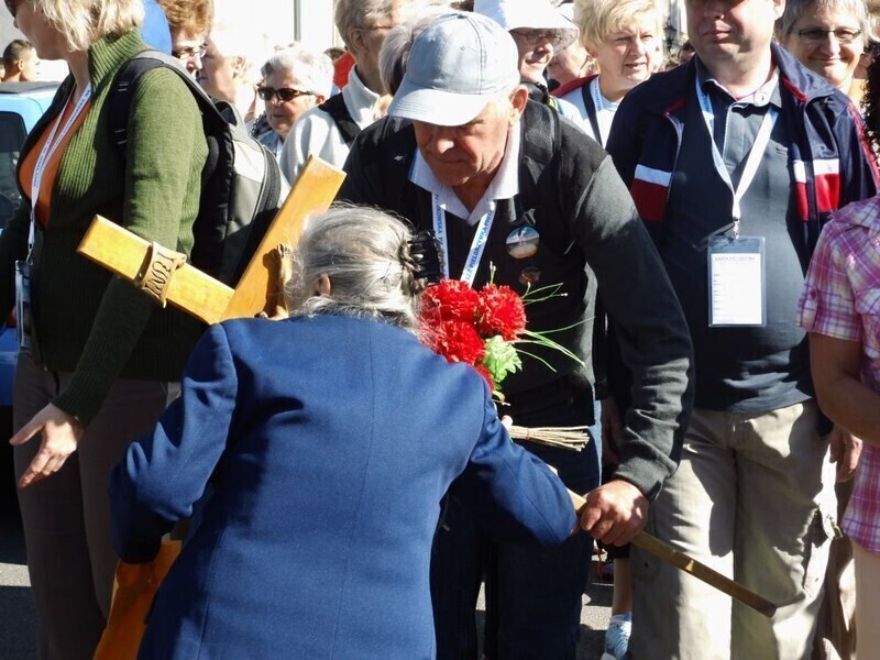 Zdjęcie 22: 460 pielgrzymów wyruszyło z Piotrkowa