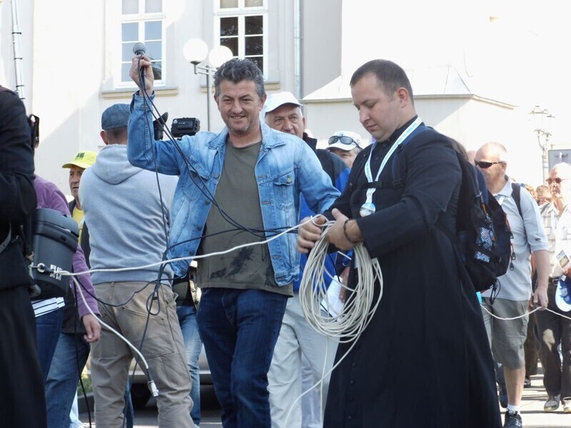 Zdjęcie 27: 460 pielgrzymów wyruszyło z Piotrkowa