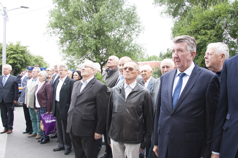 Zdjęcie 4: Odsłonili tablicę pamiątkową generała policji Henryka Wardęskiego