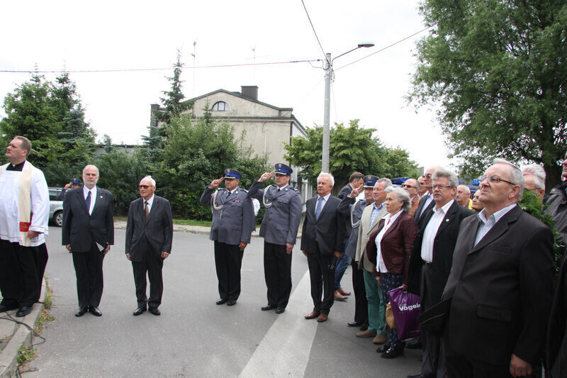 Zdjęcie 5: Odsłonili tablicę pamiątkową generała policji Henryka Wardęskiego