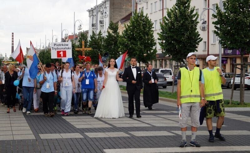 Zdjęcie 2: Nasi dotarli na Jasną Górę 