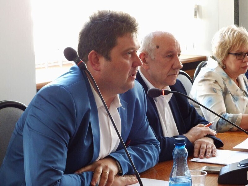 Zdjęcie 2: Nadzwyczajne spotkanie radnych w sprawie kanalizacji 