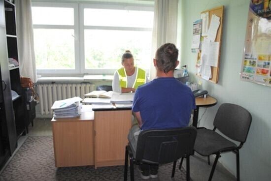 Złodziej drabiny w rękach policji