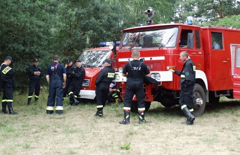 Zdjęcie 5: Strażacy ćwiczyli w lasach pod Piotrkowem 