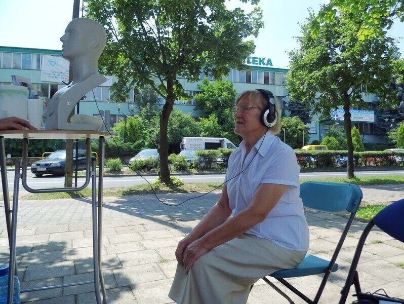 Zdjęcie 1: Piotrkowianie badali słuch 