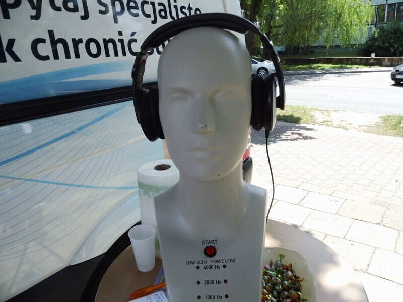 Zdjęcie 3: Piotrkowianie badali słuch 
