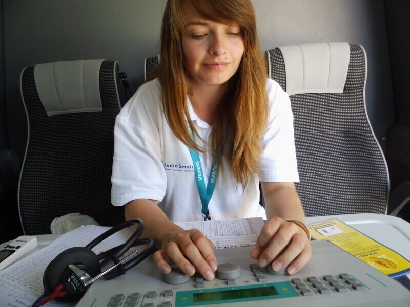 Zdjęcie 7: Piotrkowianie badali słuch 