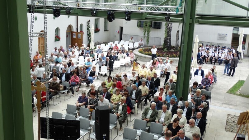 Zdjęcie 7: Niedziela w Piotrkowie należała do pszczelarzy