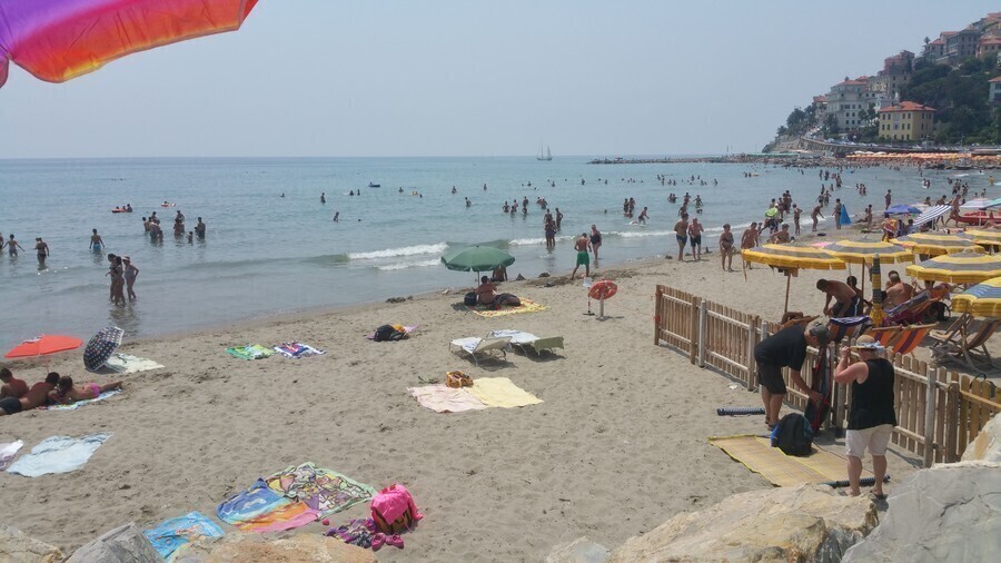 Za krótkie łóżko za twardy piasek za duży upał czyli na co narzekamy na wakacjach