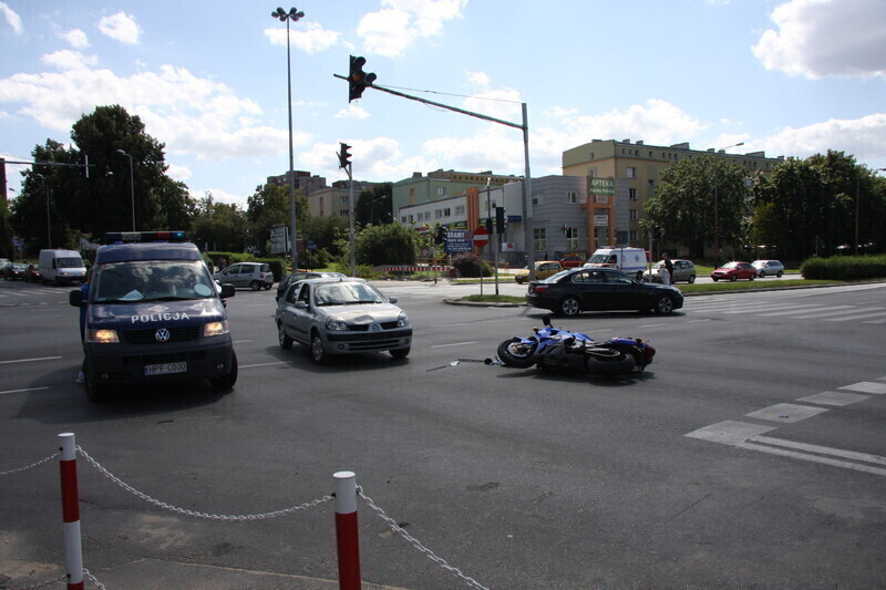 Zdjęcie 2: Wypadek z udziałem motocyklisty