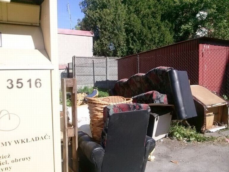 Żeby wersalki nie zalegały przed blokiem