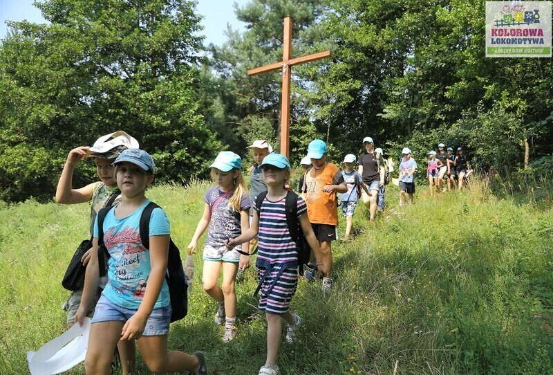 Zdjęcie 6: Barwnie, radośnie i kreatywnie, czyli Kolorowa Lokomotywa na półmetku