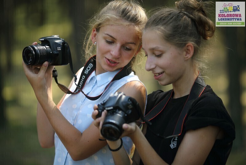 Zdjęcie 9: Barwnie, radośnie i kreatywnie, czyli Kolorowa Lokomotywa na półmetku