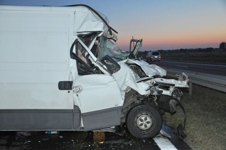 Wypadek na krajowej jedynce. Nie żyje 26-letni mężczyzna