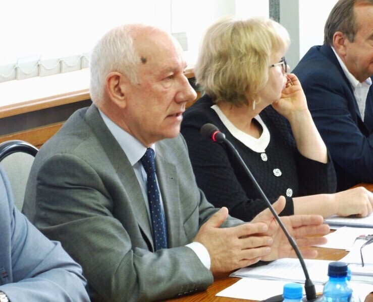 Zdjęcie 3: Na smyczy, a nawet w kagańcu