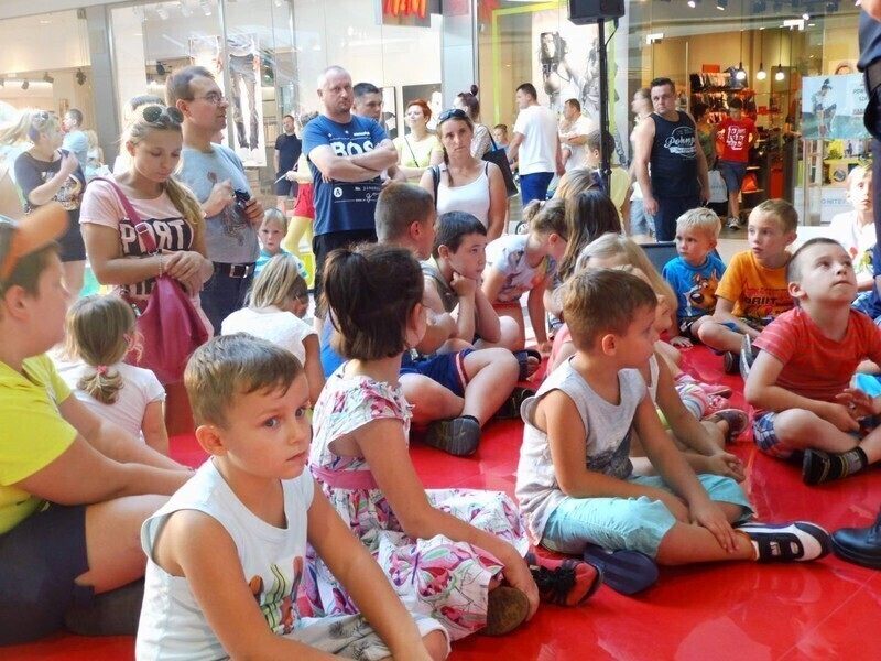 Zdjęcie 10: Wielka mysz i wielki kot w piotrkowskiej galerii