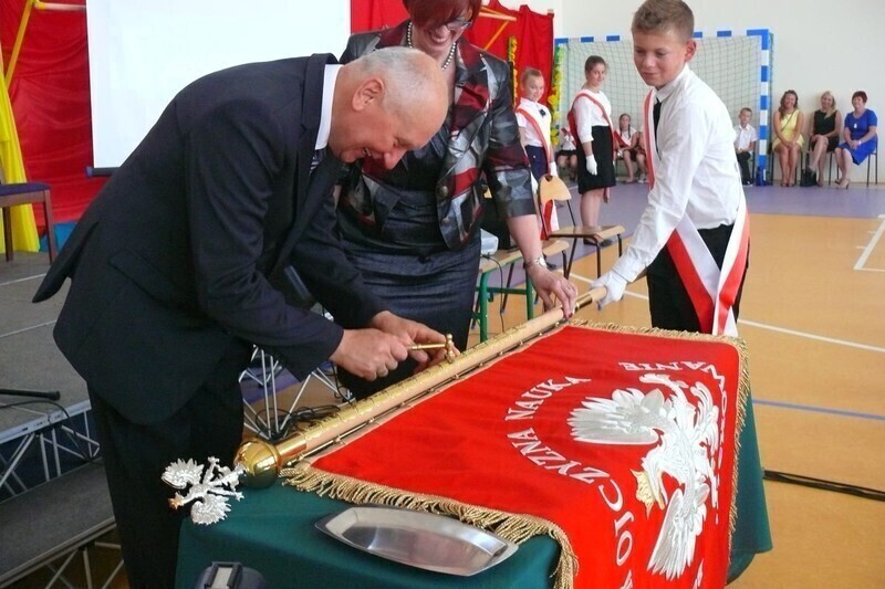 Zdjęcie 2: Moszczenica: SP w Babach powiększona i z nowym patronem