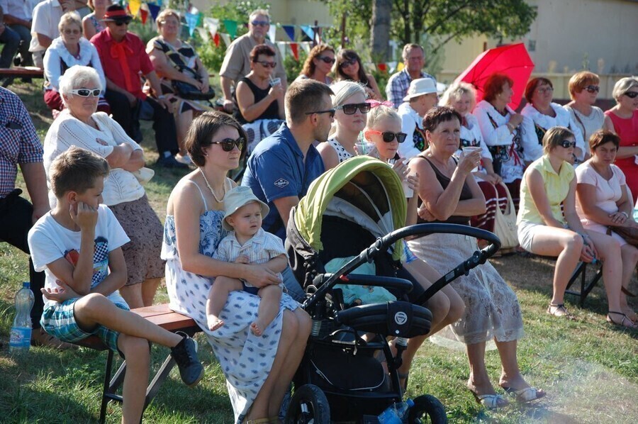 Zdjęcie 1: Ręczno: Parafiada znów zintegrowała mieszkańców 
