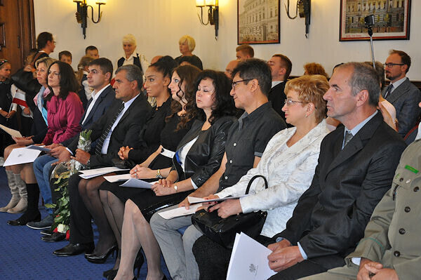 Zdjęcie 2: Odebrali polskie obywatelstwo 