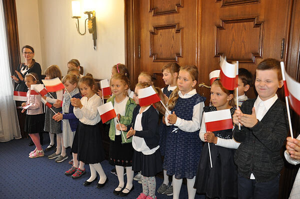 Zdjęcie 8: Odebrali polskie obywatelstwo 