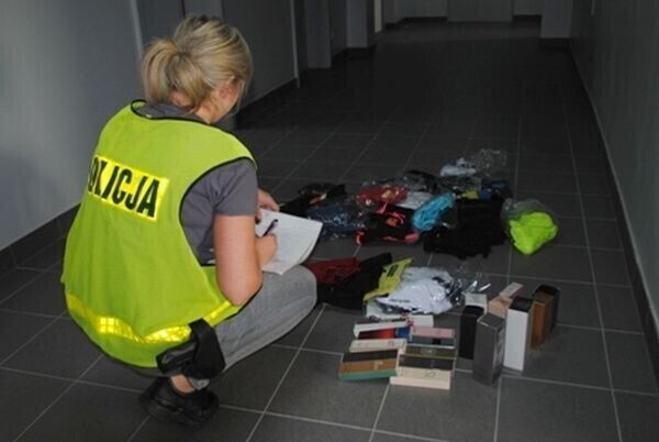 Zdjęcie 3: Handlował podrobioną odzieżą i perfumami 