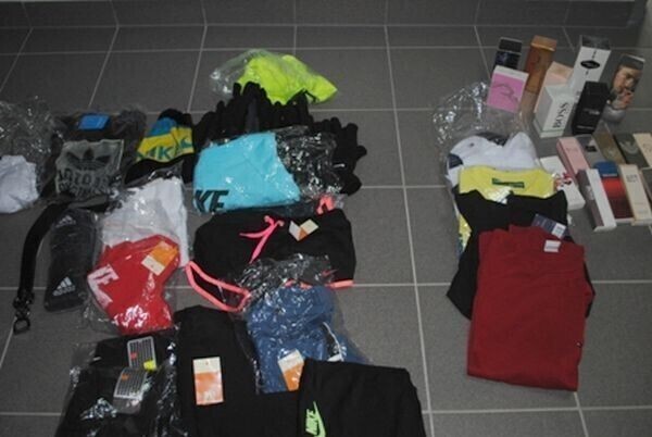 Zdjęcie 4: Handlował podrobioną odzieżą i perfumami 