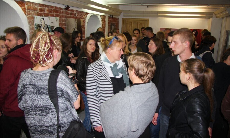 Zdjęcie 1: Zdjęcia wytatuowanych ludzi na PiotrkOFF Art Festival