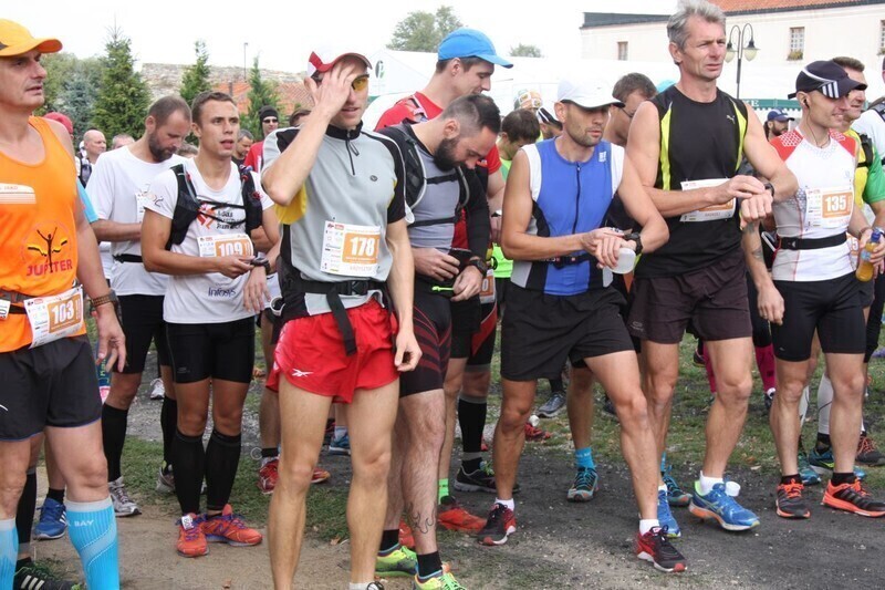 Zdjęcie 2: Świat na głowie w Sulejowie, czyli trochę sportu na Podklasztorzu