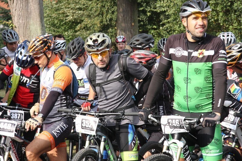 Zdjęcie 5: Świat na głowie w Sulejowie, czyli trochę sportu na Podklasztorzu