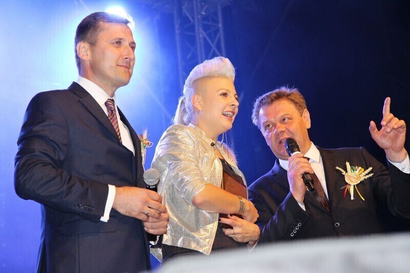 Zdjęcie 18: Piękni i młodzi na dożynkach w gminie Wola Krzysztoporska 