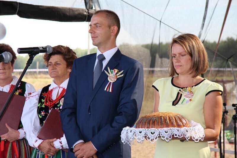 Zdjęcie 19: Piękni i młodzi na dożynkach w gminie Wola Krzysztoporska 