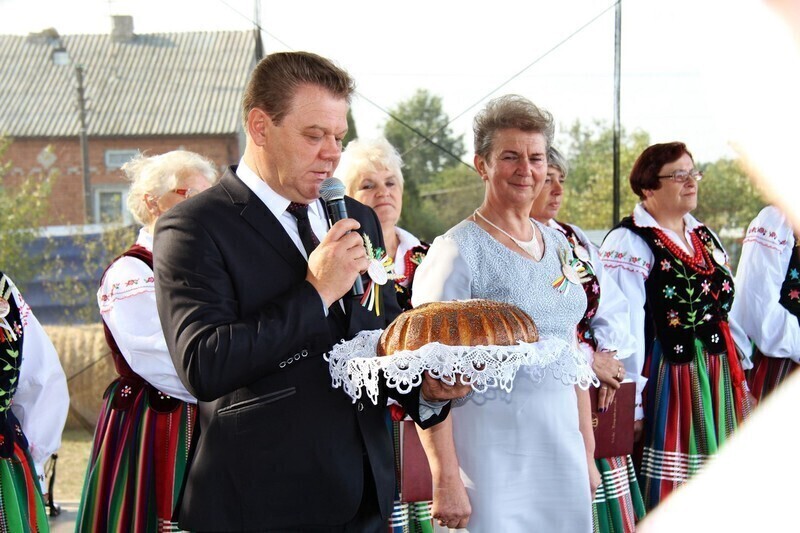 Zdjęcie 20: Piękni i młodzi na dożynkach w gminie Wola Krzysztoporska 