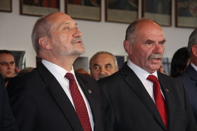 Zdjęcie 5: Drużyna PiS pewna zwycięstwa! Konwencja partii na Zamku w Piotrkowie