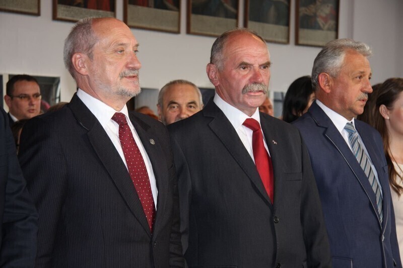 Zdjęcie 6: Drużyna PiS pewna zwycięstwa! Konwencja partii na Zamku w Piotrkowie