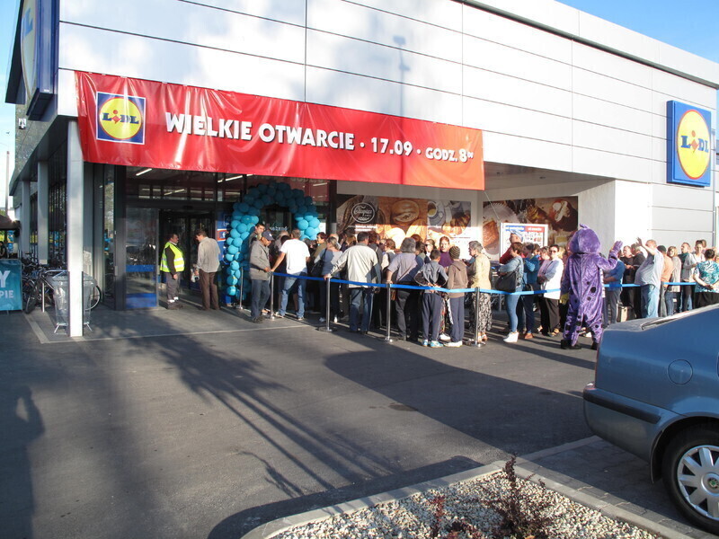 Zdjęcie 2: Zobacz otwarcie nowego marketu w Piotrkowie! 