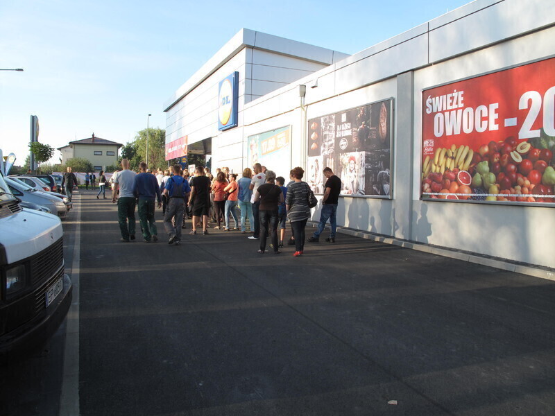 Zdjęcie 4: Zobacz otwarcie nowego marketu w Piotrkowie! 