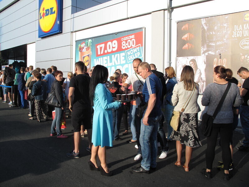 Zdjęcie 8: Zobacz otwarcie nowego marketu w Piotrkowie! 