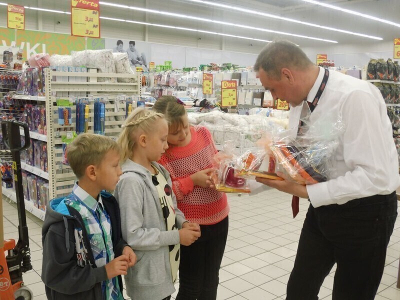 Zdjęcie 6: Szczęśliwy poniedziałek dla dzieci z Pogotowia Opiekuńczego