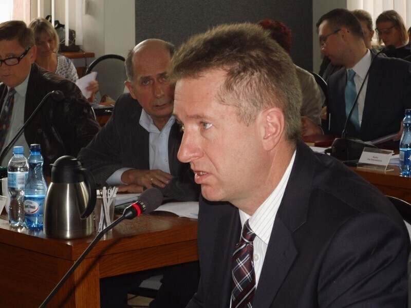 Zdjęcie 2: Miasto chce samodzielnie czyścić Rynek Trybunalski. Potrzebna super maszyna... 