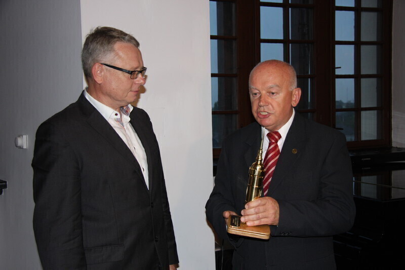 Zdjęcie 10: Złota Wieża Trybunalska dla Bronisława Brylskiego 