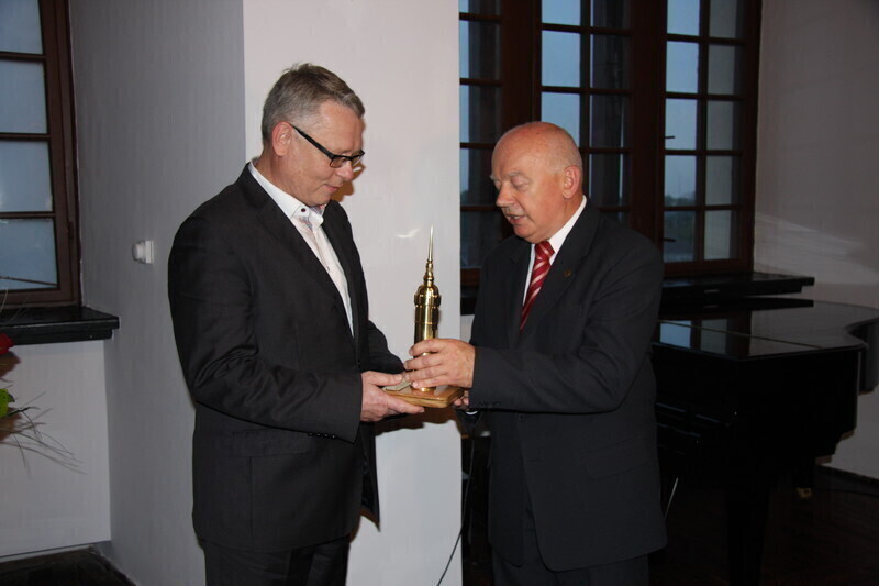 Zdjęcie 12: Złota Wieża Trybunalska dla Bronisława Brylskiego 