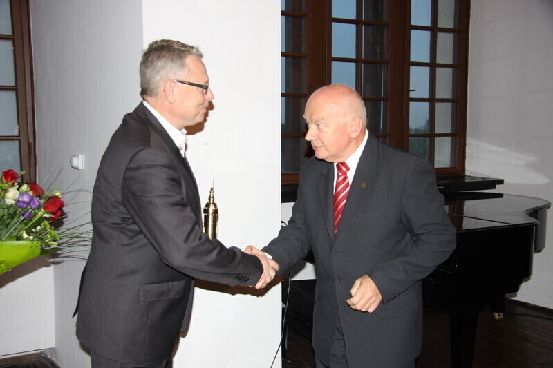 Zdjęcie 13: Złota Wieża Trybunalska dla Bronisława Brylskiego 