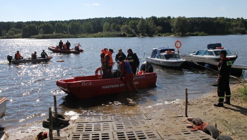 Zdjęcie 2: Rybacka i pożarna ćwiczyły na Zalewie 