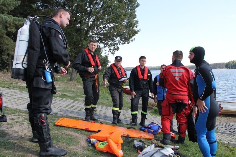 Zdjęcie 6: Rybacka i pożarna ćwiczyły na Zalewie 